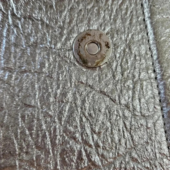 Alkeme Atelier Fire Flap Crossbody Handbag Silver Pineapple Leather Bag. - Picture 15 of 16